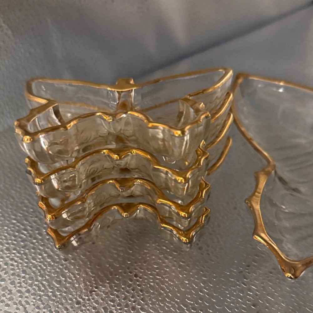 Vintage Jeanette Glass Butterfly shaped trinket dishes with gold painted trim - Picture 16 of 16